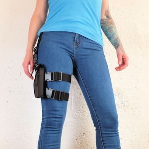 Jill Valentine Leg Holster – Large Size for Cosplay, Resident Evil Fans, Adjustable Straps