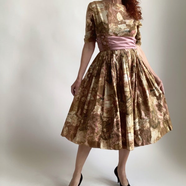 Robe années 50 TNT originals Marron et rose Mad Men - Robe trapèze rockabilly avec jupe évasée