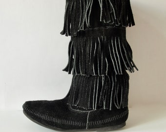 Vintage Leather Boots Black Fringed Minnetonka size 8 Hippie Mocassin Boho