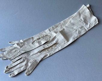 1960’s  Long White Leather Gloves Bridal 3 buttons size x-Small