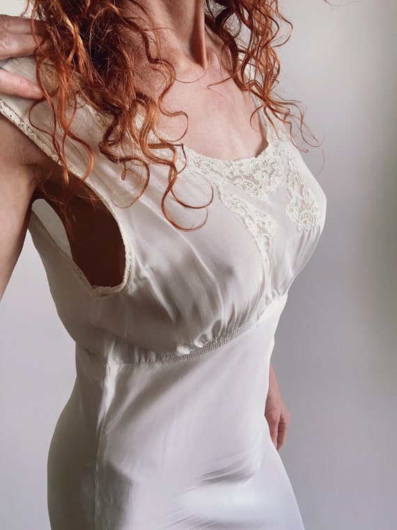 Vintage 30's/40's Nightgown Long White Lace Bias … - image 4