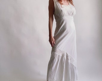 Vintage 30's/40's Nightgown Long White Lace Bias Cut Ruffle Wedding Bridal