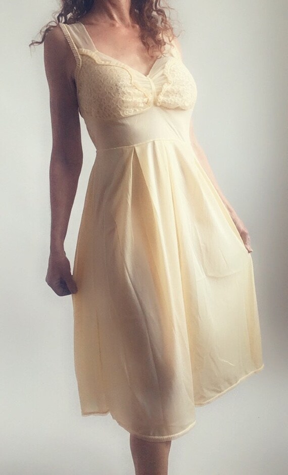 50's/60'S Nightgown Dress Yellow with Lace and Tie