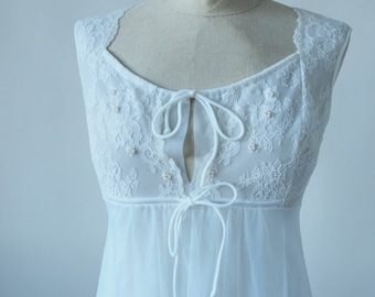 1960'S Nightgown and Robe Peignoir Set Chiffon Wedding White with Lace and Beads Petite