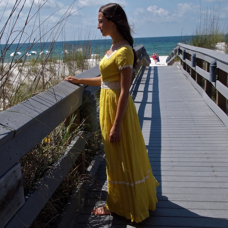 60s/70s Yellow/White Daisy Maxi Dress