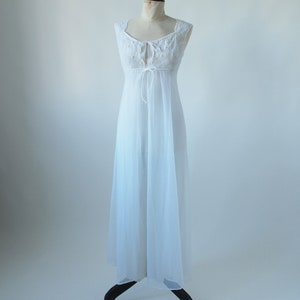 1960'S Nightgown and Robe Peignor Set Chiffon Wedding White with Lace and Beads Petite image 3