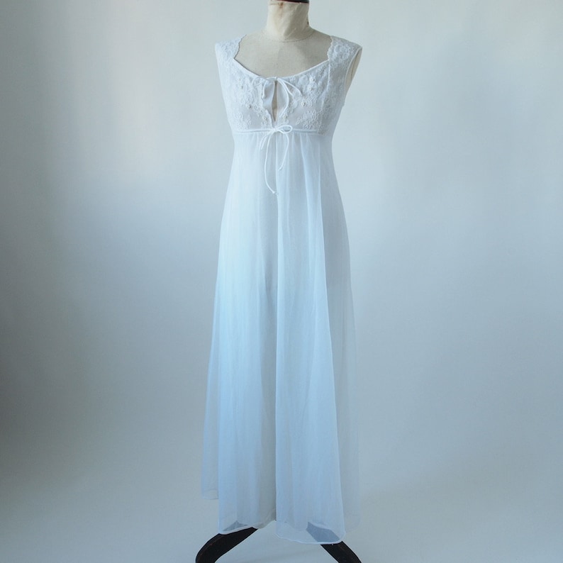 1960'S Nightgown and Robe Peignor Set Chiffon Wedding White with Lace and Beads Petite image 3