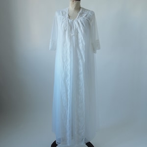 1960'S Nightgown and Robe Peignor Set Chiffon Wedding White with Lace and Beads Petite image 4