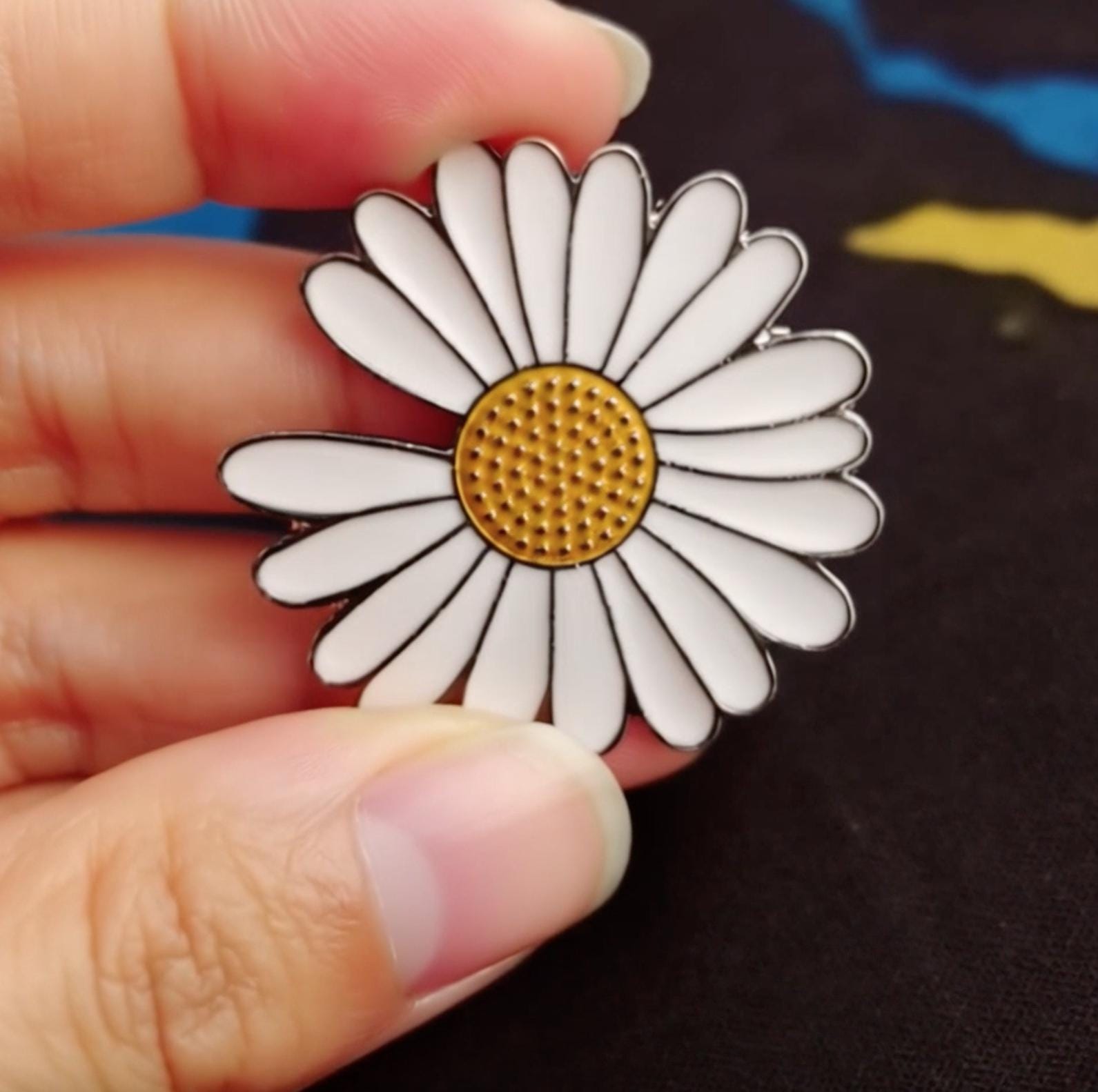New Enamel Pin Peaceminusone Daisy Peace Flowers | eBay