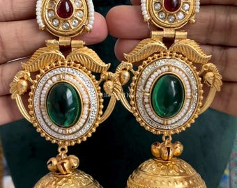 Traditionelle vergoldete Kundan Jhumka Ohrringe, Brautschmuck aus smaragdgrünem Stein, indische Hochzeit Jhumki mit Perlen, ethnisches Geschenk