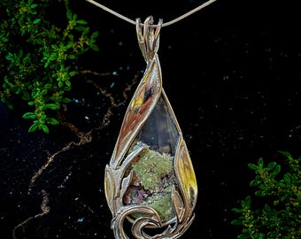 Moss Agate Pendant: Fantasy-Inspired Jewelry
