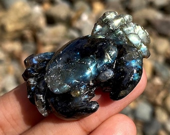 Labradorite Crab Carving – Hand Carved Gemstone Crab, Drilled Pendant, Flashy Blue Labradorite, Unique Crystal Animal, Ocean Jewelry