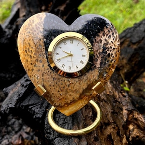 Palmwurzel Jaspis Herz Schreibtischuhr | Einzigartige Stein Uhr Dekor | 8cm x 8cm