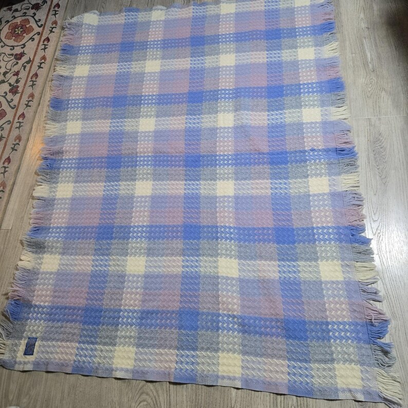 Vtg Pendleton Wool Throw Baby Blanket Creamy Pastel Fringe Spiral Weave 61x46" image 3