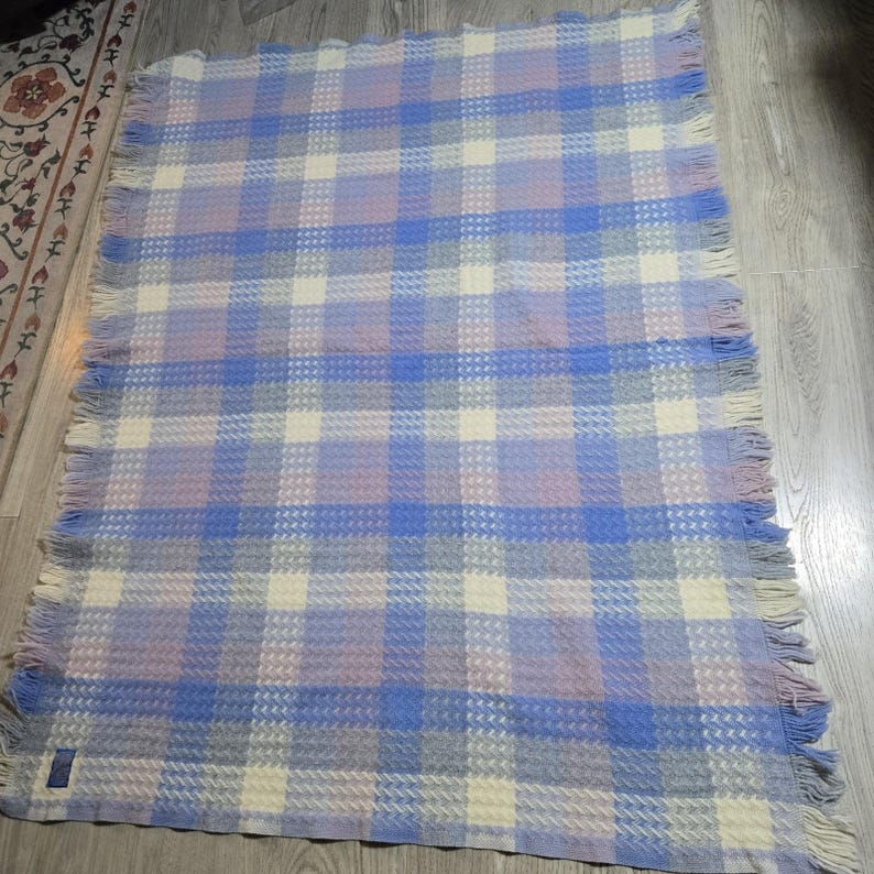 Vtg Pendleton Wool Throw Baby Blanket Creamy Pastel Fringe Spiral Weave 61x46" image 5
