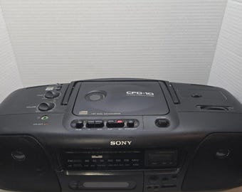 Vtg Sony CFD-10 CD Cassette-corder Radio Player Portable Boombox Works Read!!
