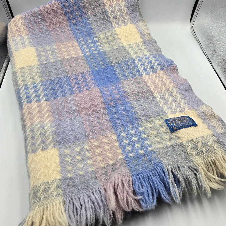Vtg Pendleton Wool Throw Baby Blanket Creamy Pastel Fringe Spiral Weave 61x46" image 2