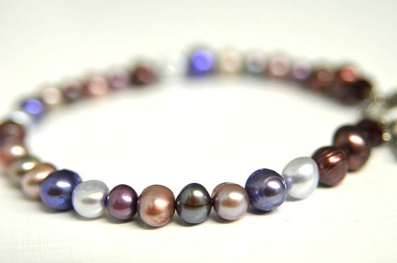 Purple Sparkle Bracelet at Rs 6900 | Pearl Bracelet | ID: 25893836312