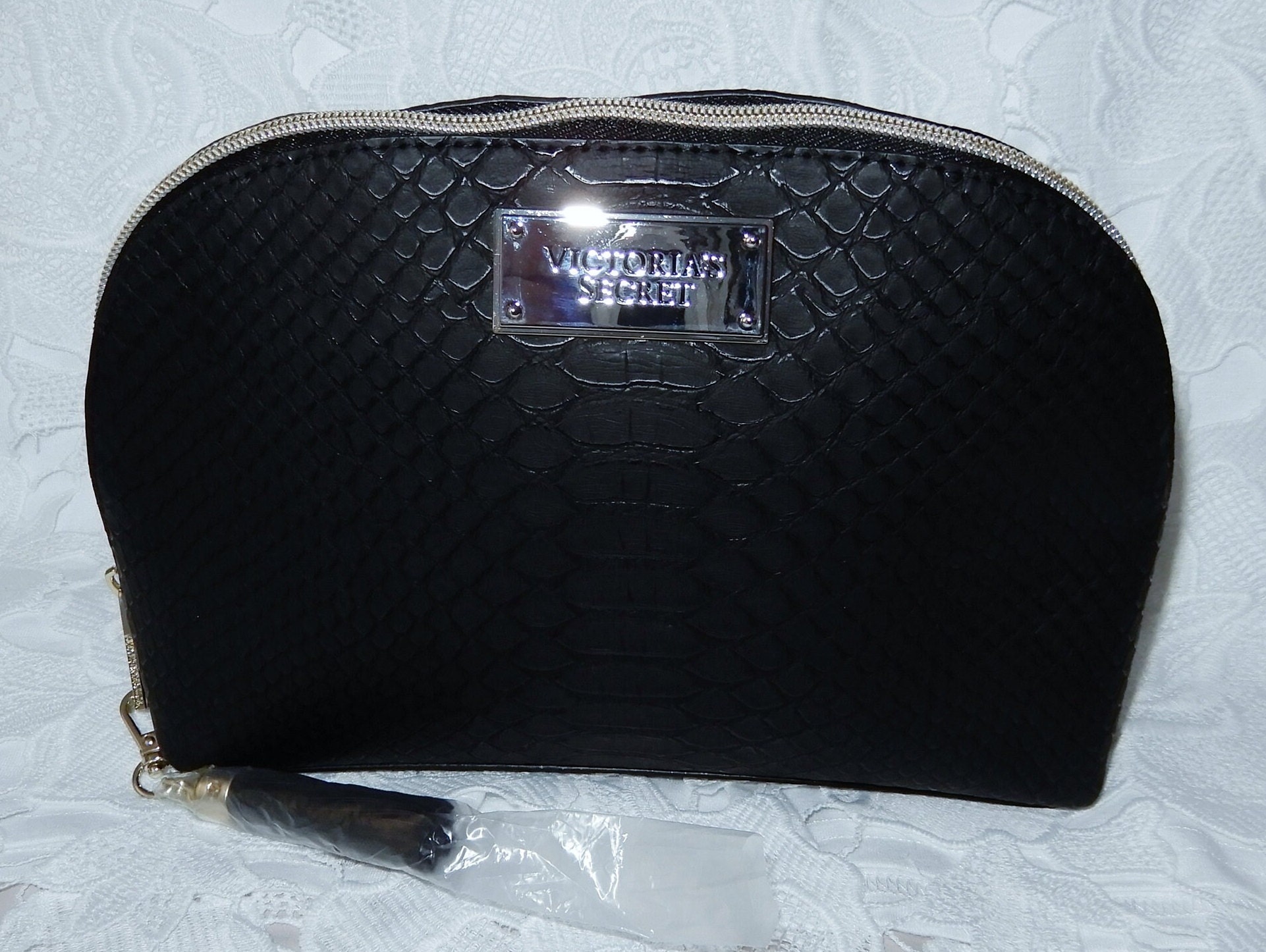 Victoria's Secret Reusable Face Mask Black With VS Logo in Gold Victoria's Secret Reusable Face Mask Black With VS Logo in Gold