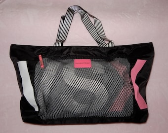 VICTORIA&#39;S SECRET Brand NEW Pink, Black, White Tote with zippered closure, front netting zipper pouch, double striped handles Beach Tote
