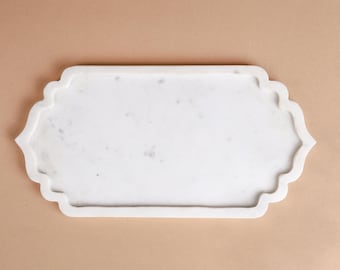 Handgemachtes dekoratives Tablett aus weißem Marmor