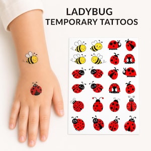 Puede incluir: Una hoja de tatuajes temporales con varias ilustraciones de mariquitas y abejas, con el texto LADYBUG TEMPORARY TATTOOS impreso en la parte superior. La hoja incluye múltiples mariquitas rojas y negras y abejas amarillas y negras en varias poses.