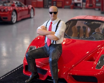 1/18 Scale Italian Car Founder Figure, Miniature Automotive Legend Sitting for Model Car Display, Luxury Collection Diorama Accessory