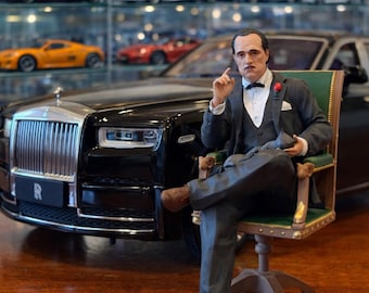 1/18 Scale Mafia Boss Figure with Cat, Miniature Boss in Tuxedo for Diecast Car Collection, Car Diorama, Diecast Cars Display