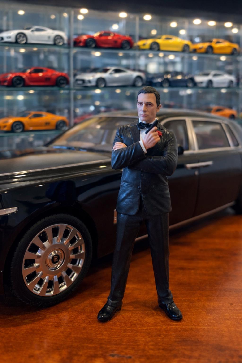 1:18 James Bond Figure - Etsy