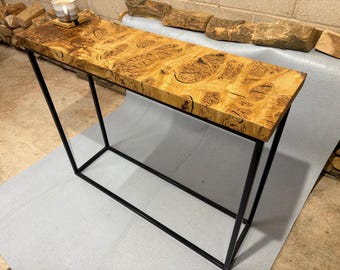 Mesa consola de roble inglés y resina hecha a mano