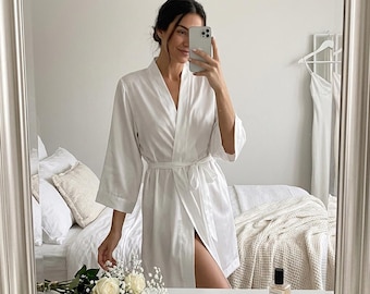 Bridal Satin Robe for Women, Bride Getting Ready Robe, Kimono Bathrobe, Honeymoon Sleepwear, Wedding Morning Loungewear