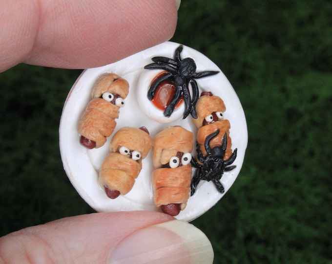 Miniature Classic Mummy Hot Dogs Halloween Party Food Platter With ...