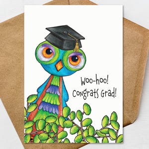 Tarjeta de felicitación imprimible de graduación Woo Hoo Owl de 5x7 con sobre