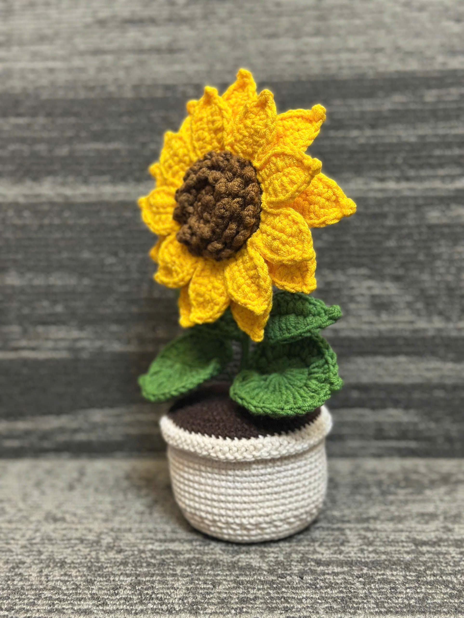 手作りかぎ針編みの鉢植えひまわり、かぎ針編みの花、かぎ針編みの