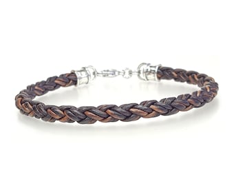 Dünnes geflochtenes Leder- und Silberarmband