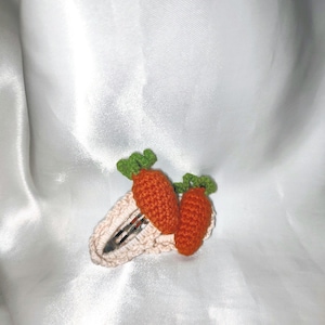 Handmade Carrot Hair Clip – Cute Kawaii Barrette, Funny Vegetable Hair Accessory, Unique Gift for Women & Girls