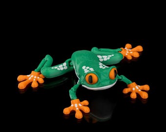 Tree Frog Figurine – Playful Reed Frog Decor for Desk, Shelf, or Gift