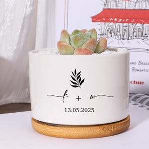 Pots de fleurs personnalisés date de mariage et première lettre | vases de fleurs pour les couples nouvellement fiancés | Cadeaux de fiançailles pour un anniversaire de mariage