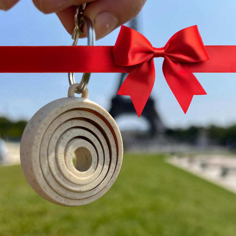 Gyroscopic Keychain Eco-friendly Fidget Keyring: Creamy Stone 3D Printed Gyroscopic ...