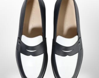 Męskie, biało-granatowe, skórzane, wsuwane mokasyny typu penny loafers