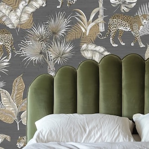 Neutral Jungle Mural Wallpaper – Grey Floral Botanical Design for Bedroom