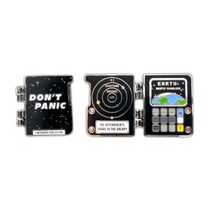 Hinged Hitchhiker's Guide Enamel Pin - HHGTTG Don't Panic Lapel Pin / Badge - Sci Futuristic Classic Book Pin