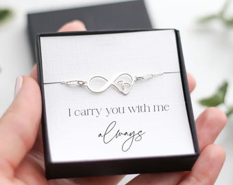 Cadeau miskraamarmband, gepersonaliseerde bedelarmband babyvoetjes voor babyverlies