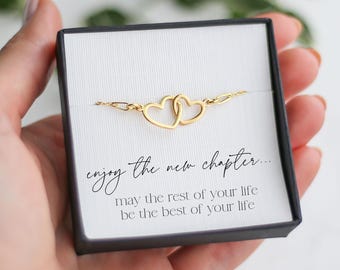 Genießen Sie das nächste Kapitel - personalisierte zwei ineinandergreifende Herzen, Geschenk für neue Anfänge