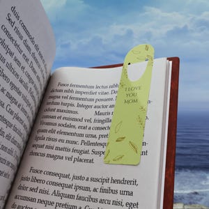 Personalized Bookmark for Moms - I Love You Mom Bookmark, Gift for Mother&#39;s Day, Reading Gift, Book Lover Accessory, Unique Mom Gift