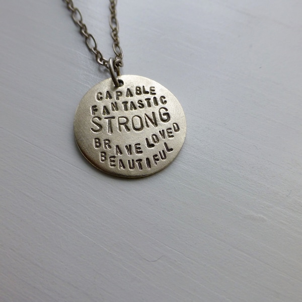 benutzerdefinierte Wort Halskette inspirierende Ermächtigung Halskette Stärke Hoffnung für sie oder ihn Selbstschmuck starke Wort Metall Stempel fähig fantastisch