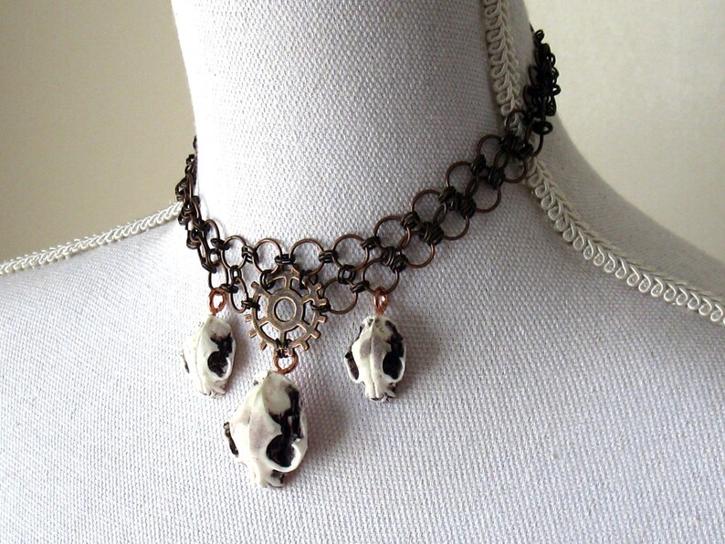 CHAIN MAIL resin cat skull choker