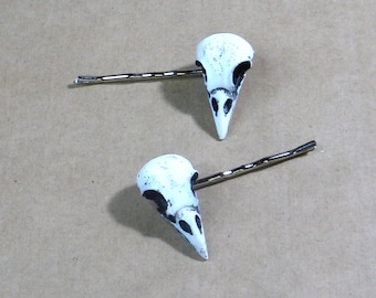 STEAMPUNK resin raven skull hairclip