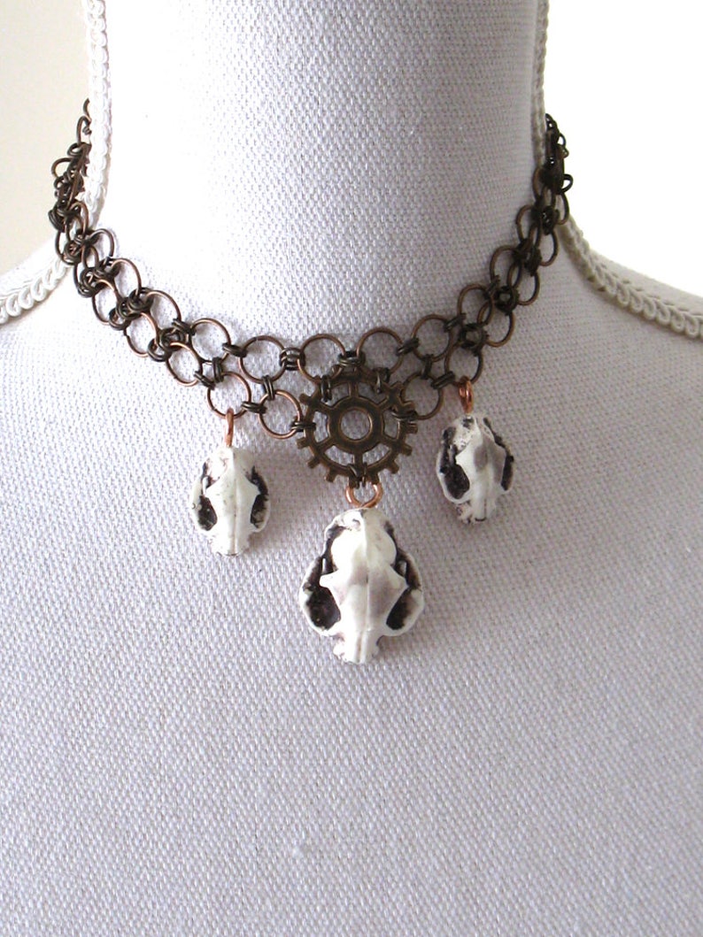 CHAIN MAIL resin cat skull choker