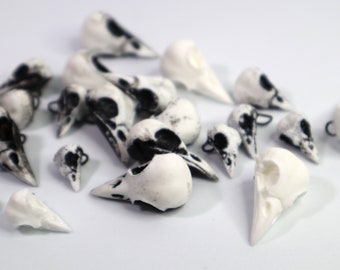 STEAMPUNK 3 sizes resin bird skull toggle shank buttons - small medium large